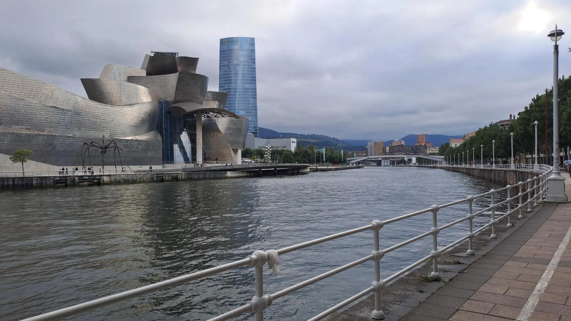 Bilbao, A Un Paso. Apartment 0*, Bilbao