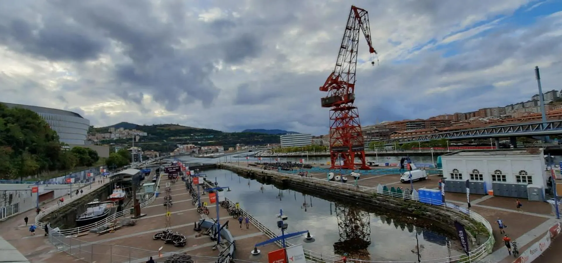 Bilbao, A Un Paso. Apartment 0*, Bilbao Spain